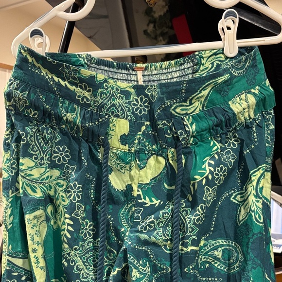 Free People Teal and Green paisley print Wide Leg balloon Pants size small - Picture 3 of 6